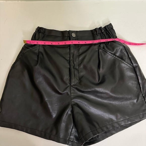 High waisted Black Faux Leather Women's Shorts size Medium - Picture 7 of 9